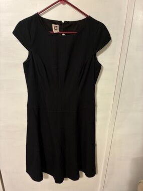Anne Klein Black Cap-Sleeve Midi Dress